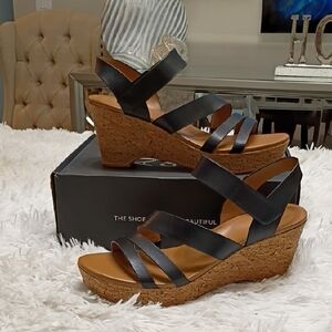 Naturalizer Black Strappy Wedge Sandals